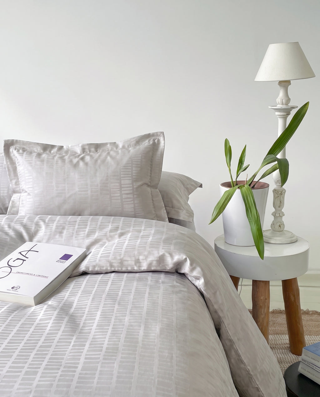 Duvet Cover Set – Dashes (Jacquard Polycotton)