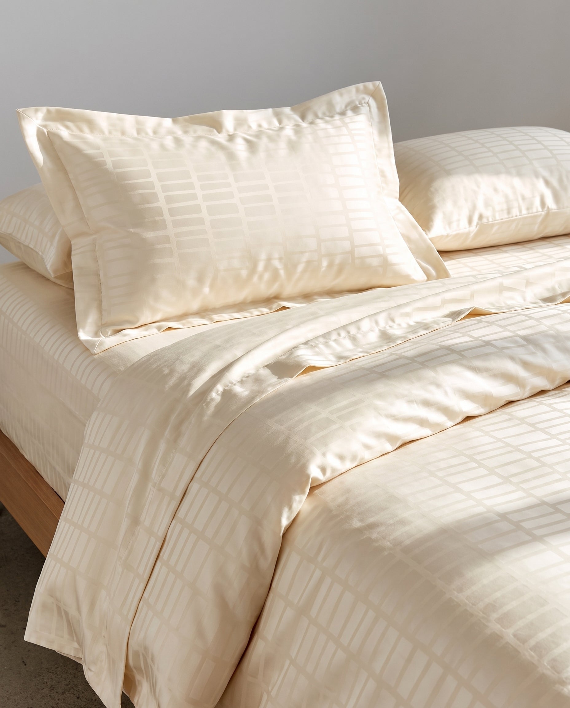 Duvet Cover Set – Dashes (Jacquard Polycotton)
