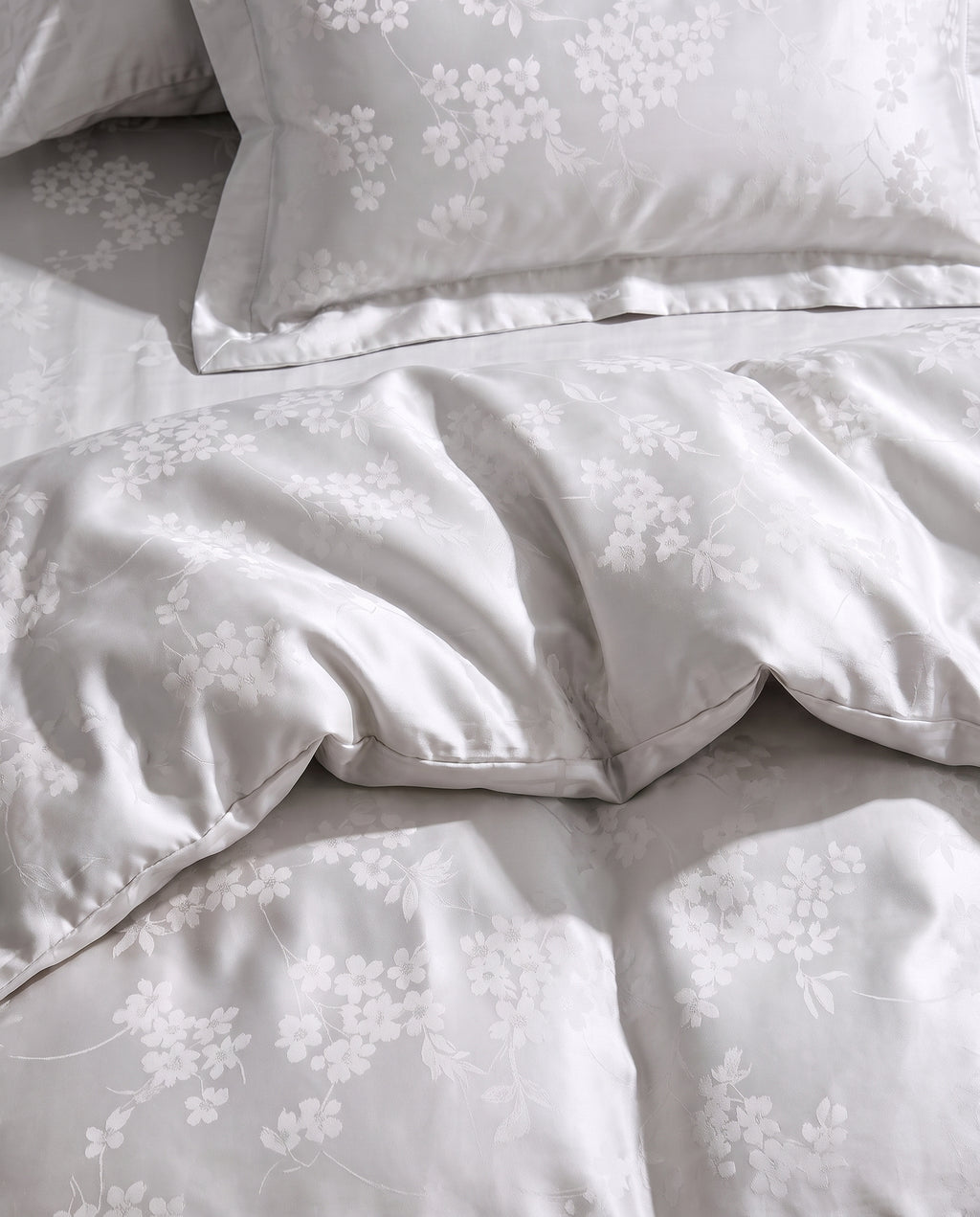Duvet Cover Set – Flowers (Jacquard Polycotton)